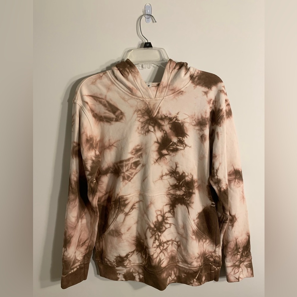 Lululemon very gently used neutral tie dye hoodie, size 4